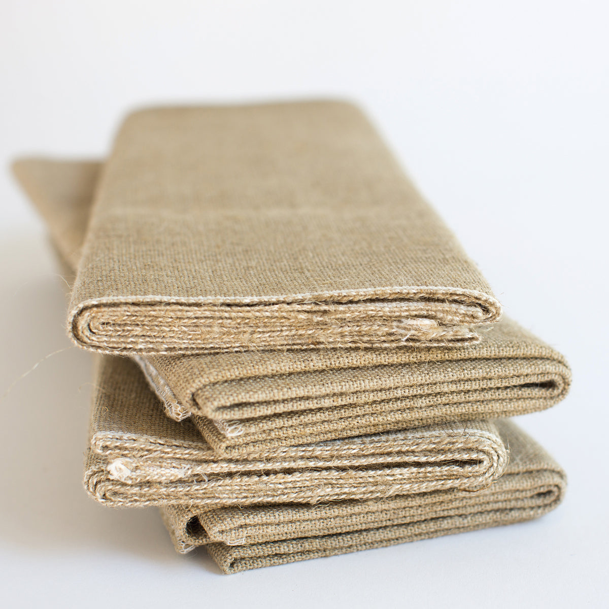 Jovial Linen Couche