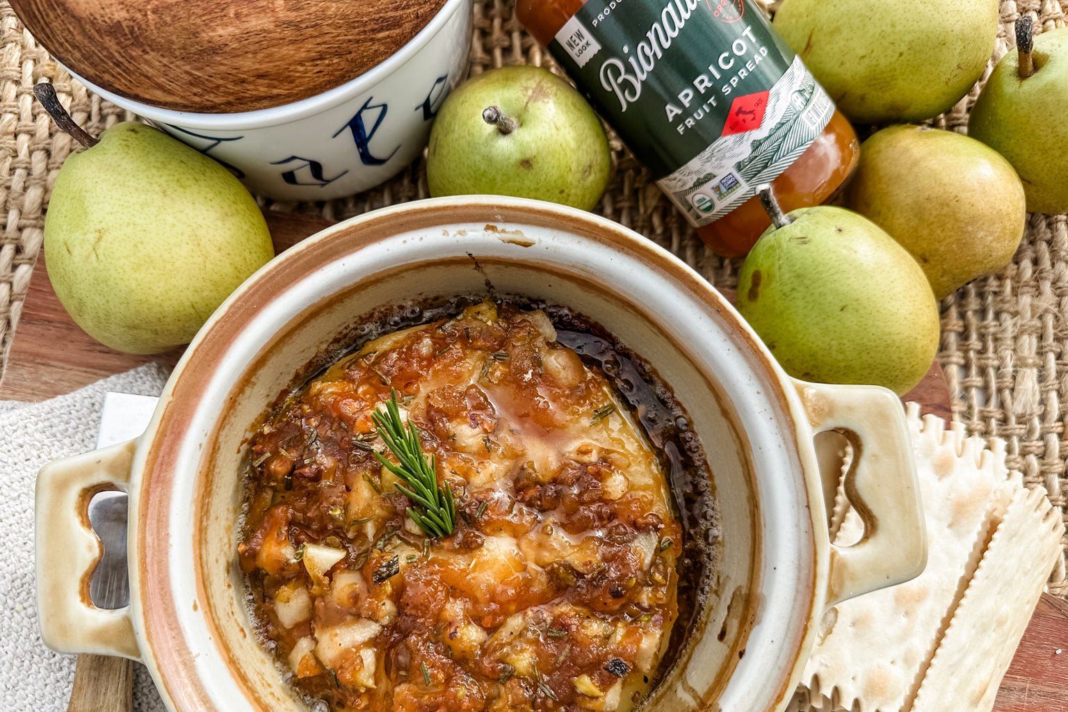 Baked Brie with Apricot Fruit Spread