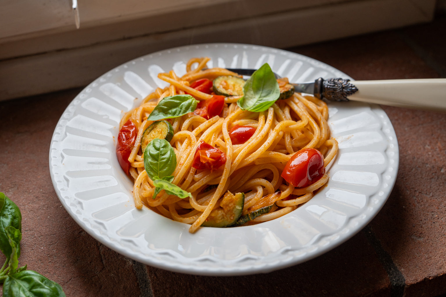 Spaghetti with Zucchini, Tomatoes, and Basil – Jovial Foods, Inc