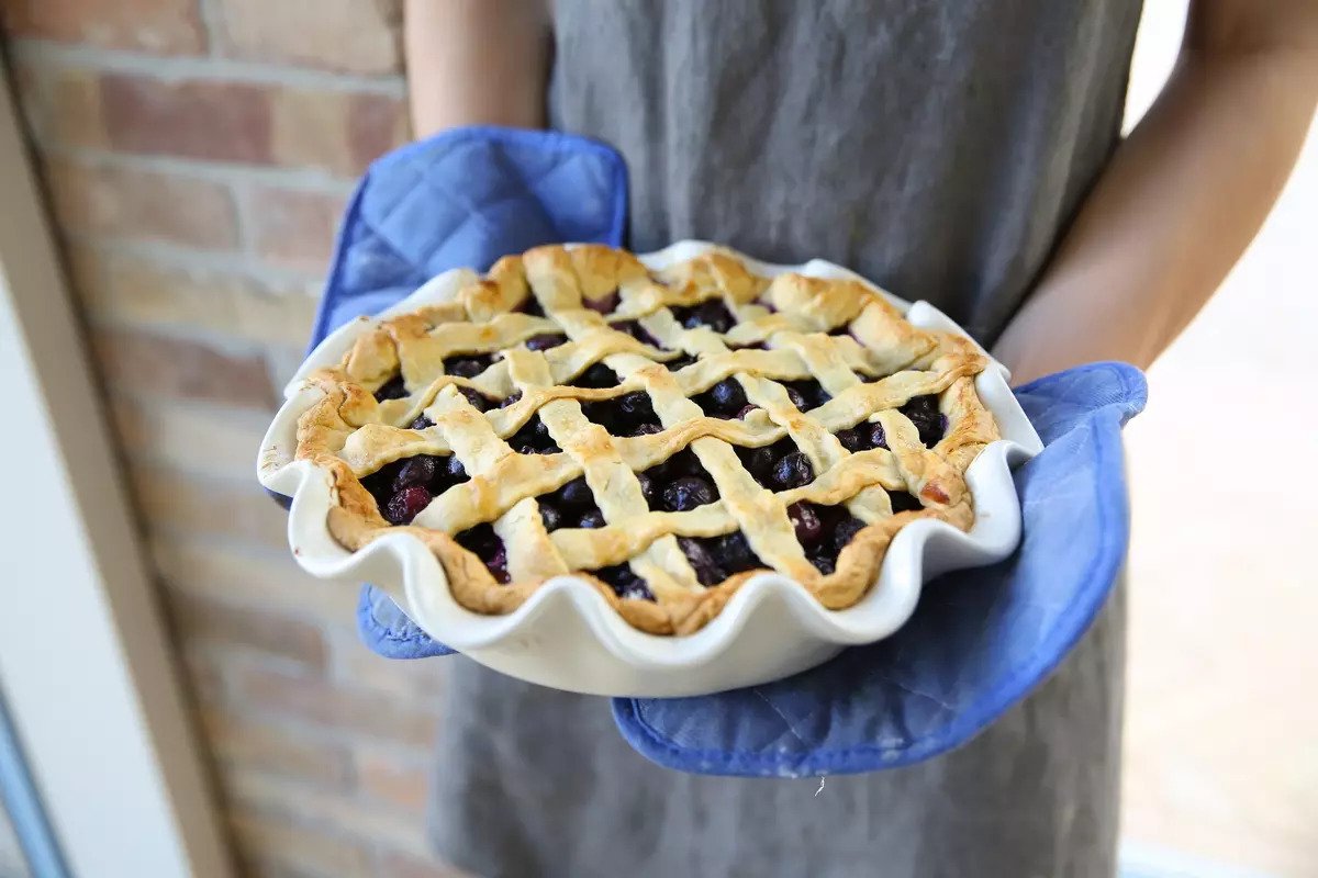 Honey-Sweetened Einkorn Blueberry Pie
