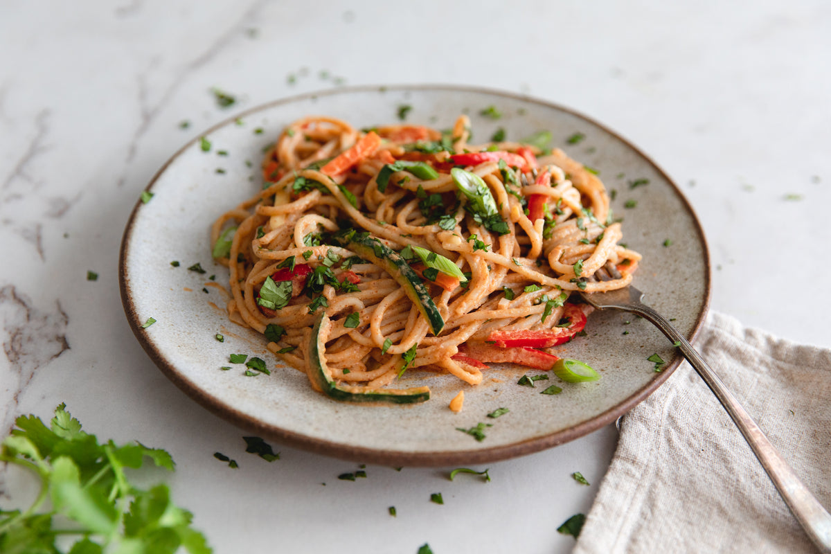 Spaghetti with Peanut Sauce and Summer Veggie Streamers – Jovial Foods, Inc
